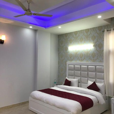 Hotel O The Grand Palace กาเซียบัด ภายนอก รูปภาพ